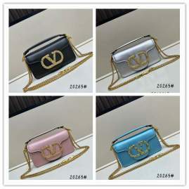 Picture of Valentino Handbags _SKUfw193634208fw